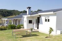 Paul Wallace Wines & Cottages - B&B Elgin