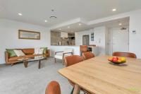 QV Stays Upscale Modern Getaway - Bed and Breakfast Auckland