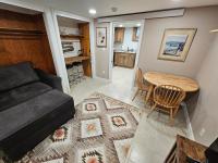 The Cottonwood Den - B&B Laramie