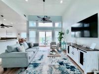 Sandy Beach Retreat and Gulf View - B&B Galveston