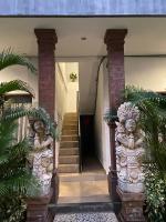 The Lonceng hotel - Ferienwohnung Padang