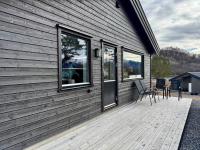 Hytte i naturskjønne omgivelser ved fjorden - B&B Tingvoll