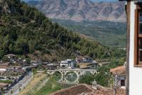 Ymer Guest House Mangalem - B&B Berat