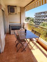 Modern Apartment in Salou with Shared Pool - B&B Salou