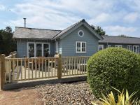 Skylark, The Bay, 2 bedrooms with ensuites, parking for 2 cars with EV point, 2 dogs welcome - B&B Filey