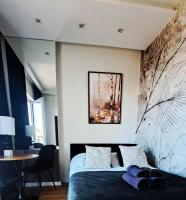 Chillout Luxury Touch Apartment - Free Parking Wola Tower - B&B Warsaw