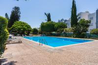 2BR Modern Apt. w/pool & parking 500m From Beach - B&B Limisso