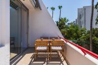 2BR Modern Apt. w/pool & parking 500m From Beach - B&B Limisso