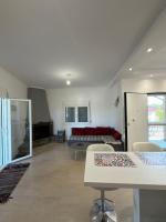 Villa Eleni's - Ferienwohnung Néa Kallikráteia