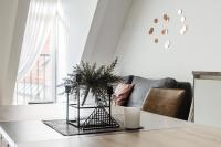 Stylish 2BR in Prime Old Riga Location, Sleeps 6 - B&B Riga