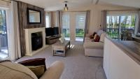 Lodge on the Boulevard with Hot Tub - B&B Selsey