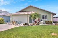 Heated Pool & Hot Tub, Walk to Beach, Free Bikes - Bed and Breakfast Naples