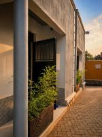 the smk guest houses - B&B Entebbe