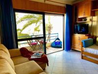 Infante Sagres by FHR1º linha da praia - Bed and Breakfast Quarteira