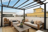 Walk to Venice Beach! Couple's Apt w/ Rooftop Deck - Chambres d'hôtes Los Angeles