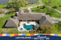 Huge, luxurious and secluded estate with private pool, pond, and large yard - Ferienwohnung Galveston