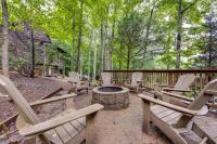 Franklin Cabin w/ Hot Tub, Theater & Fire Pit! - B&B Franklin