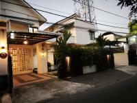Stay at Prenggan Rumah 3 Kamar Tidur - B&B Damaran