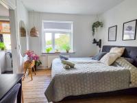 Self-check in Cozy apartment in Aalborg Centrum K 3 - 1 TV - B&B Aalborg