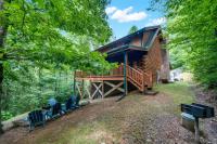 Retreat w Hot Tub Fire Pit Pool Table Foosball - B&B Sevierville