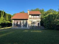 Family Vacation Guesthouse - Chambres d'hôtes Balatonkenese