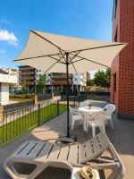NUEVO BAJO con TERRAZA cerca de PLAYA y METRO con PARKING PRIVADO - B&B Landa