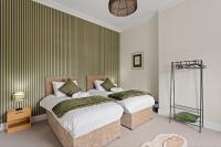 Family-Friendly 3BR HomeParkingSleeps 5Broxburn - Bed and Breakfast Broxburn