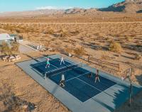 INTRVL Outpost, Pickleball Court & Outdoor Cinema - B&B Joshua Tree