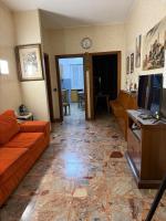 Spacious and bright three-room apartment 10 minutes from Milan- spazioso e luminoso 3 locali a 10 min da Milano - Chambres d'hôtes Cormano