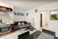 Appartamento con 1 Camera da Letto, Terrazza e Vista Mare