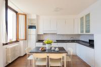 Family Lake Apartment by Rent All Como - Bed and Breakfast Mezzegra