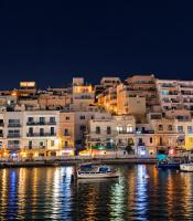 Luxury Panoramic Penthouse w Jacuzzi & Sea View - Bed and Breakfast Marsaskala