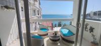 Lujoso, frente a la playa, con terraza y vista al mar . - Chambres d'hôtes Santa Marta