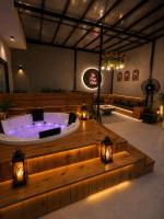 The Cozy Chaos - Spa Jacuzzi -Private Terrace - Taj Mahal - B&B Agra