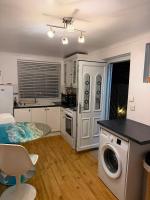 Oceans 7 Beach flat - Bed and Breakfast Canford Cliffs