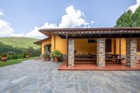 Villa Marinelli with private pool, hot tub and garden, Tuscany - B&B Castel Focognano