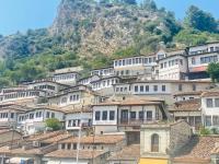 Berati Window Apartment City Center - B&B Berat