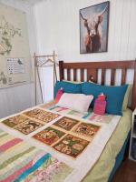 The Quacka - Granny and Huts rustic farmstay - B&B Manyung