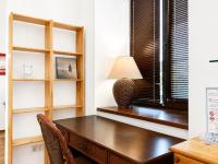 Home Hotel Apartments on Kontraktova Ploshcha - B&B Kyiv