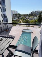 Two-bedroom LUXURY apartment with Swimming Pool - Chambres d'hôtes Golem