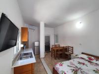 Shefki Lame Apartments - Chambres d'hôtes Ksamil