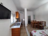 Shefki Lame Apartments - Chambres d'hôtes Ksamil
