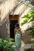 Romantic Retreat with Hot Tub Glasshouse and Ensuite - B&B Auckland