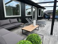 Moderne hus tæt på fjorden - B&B Skibby