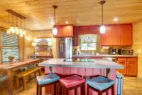 Blue Ridge Bliss: Peaceful Retreat w/ Deck - B&B Blue Ridge