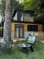 Tree Top & Bluebell Cottages - B&B East Grinstead