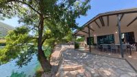 Trebizat Riverside Home - Ferienwohnung Trebižat