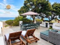 UMDLOTI House - Upper private level- Beach Road - LOCATION - Bed and Breakfast eMdloti