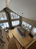 Järvsöbranten 7 med 10 sovplatser och vedeldad badtunna, 400 m från lift - B&B Järvsö