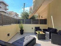 TT Luxury Homes I Helios - Sunny Studio with Yard in Kalamaria - B&B Salónica